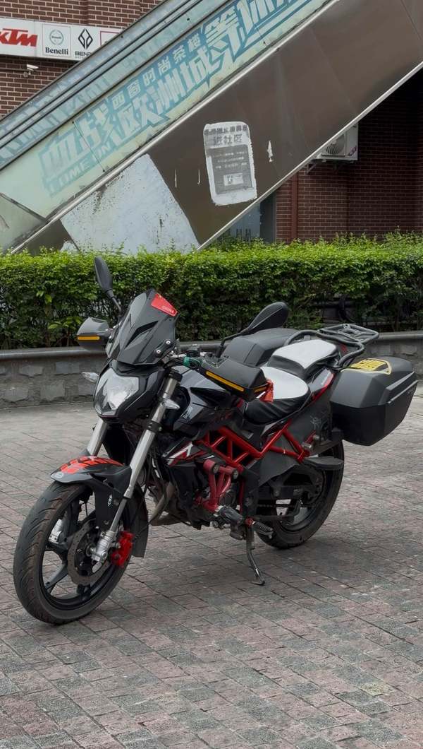 二手贝纳利红宝龙 TNT150i