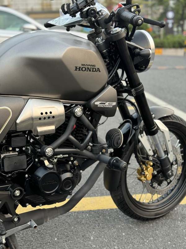 二手五羊本田鸷道 CB190SS