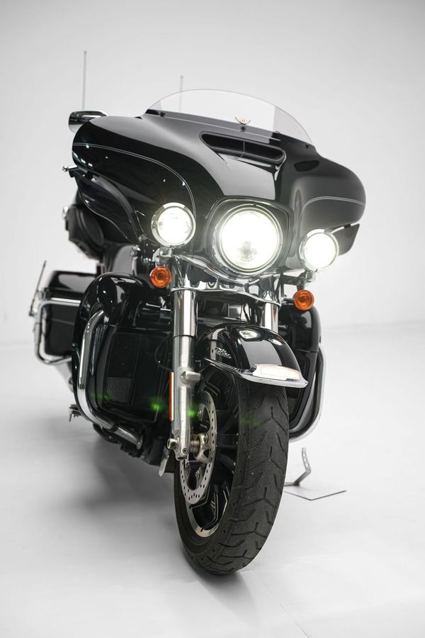 二手哈雷戴维森旗舰滑翔  Limited