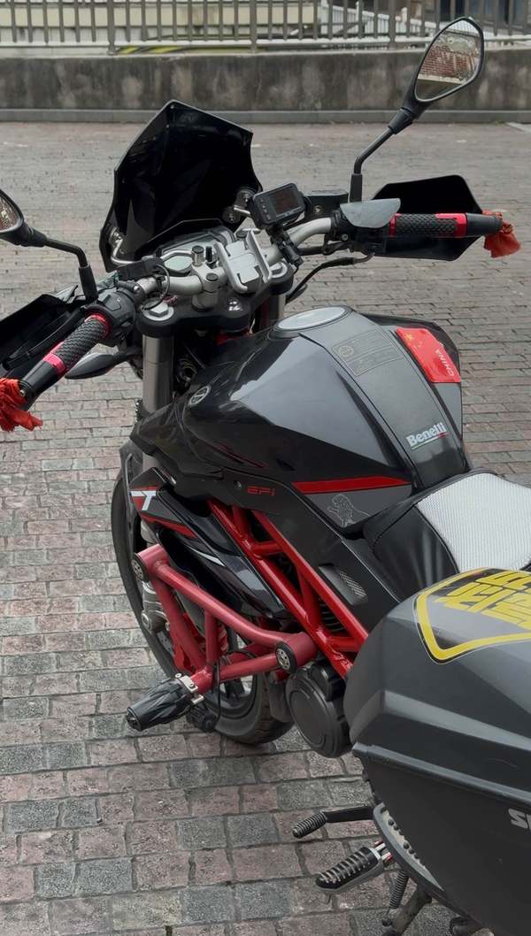 二手贝纳利红宝龙 TNT150i