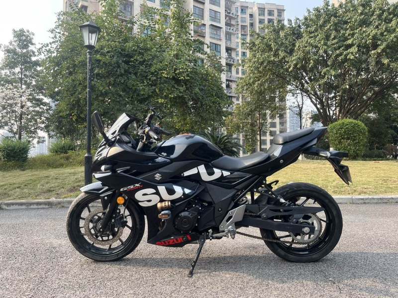 二手豪爵铃木GSX250R