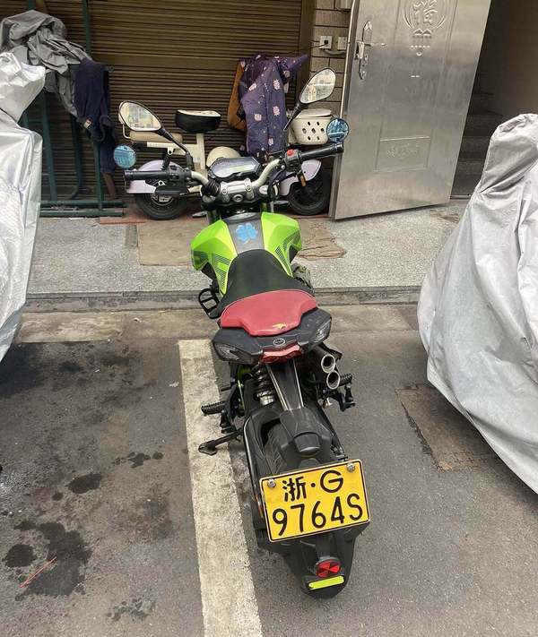 二手贝纳利小暴龙TNT125