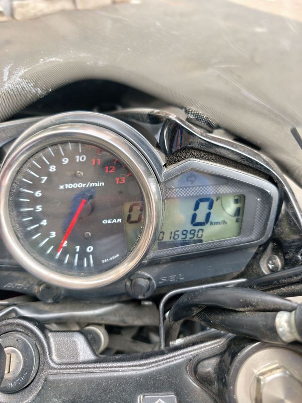 二手豪爵铃木骊驰 GW250