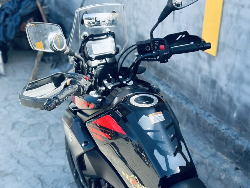 二手豪爵铃木DL250