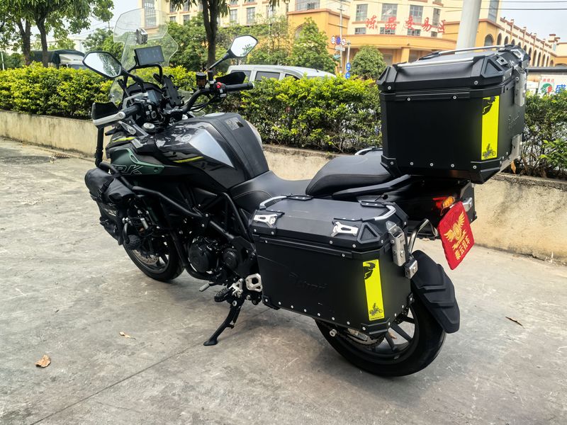 二手贝纳利金鹏 TRK502