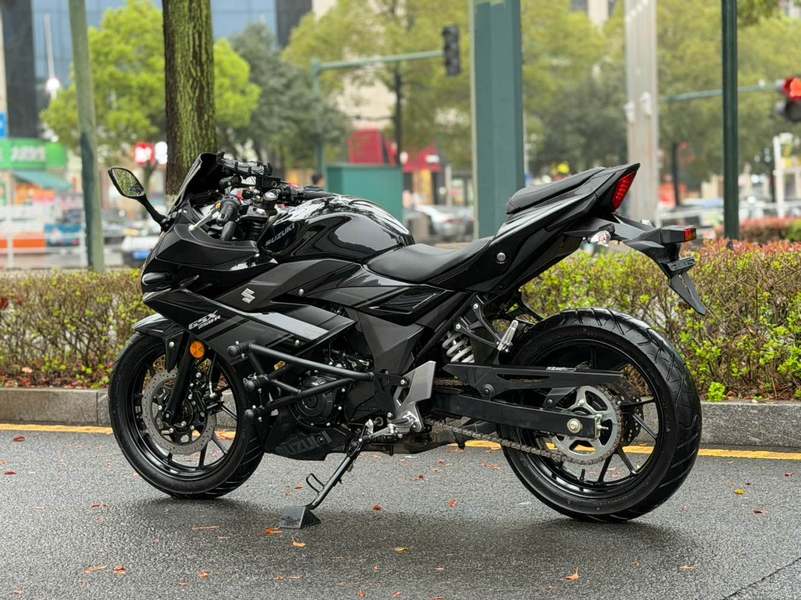 二手豪爵铃木GSX250R