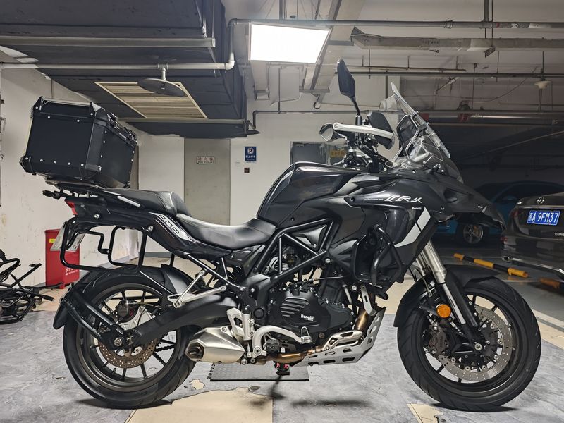 二手贝纳利金鹏 TRK502