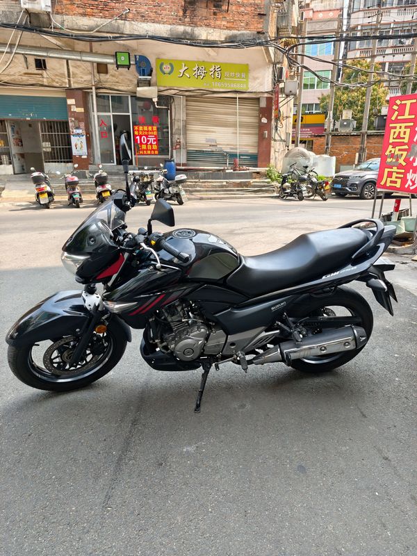 二手豪爵铃木骊驰 GW250