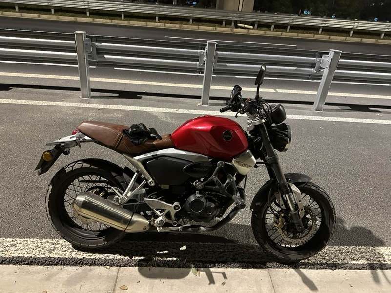 二手五羊本田鸷道 CB190SS