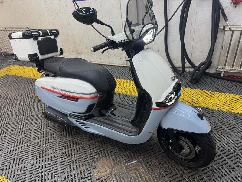 二手维多利亚Sixties 250Si