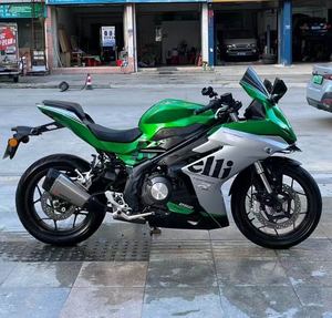 二手贝纳利龙卷风 Tornado 252R