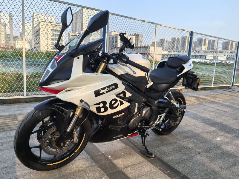 二手贝纳利龙卷风 Tornado 302R
