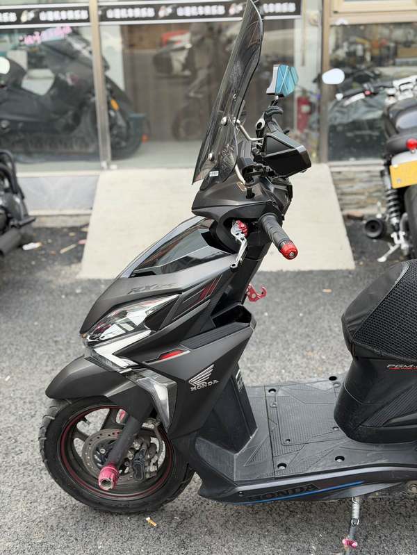 二手新大洲本田裂行 RX125Fi