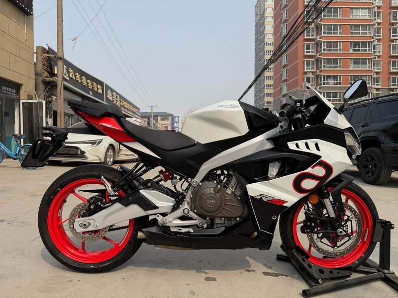 二手阿普利亚RS 457