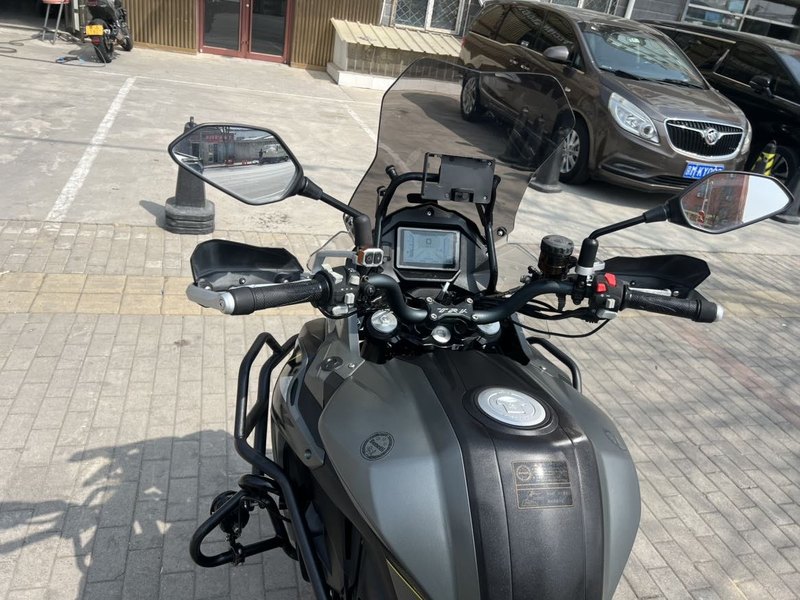 二手贝纳利金鹏 TRK502