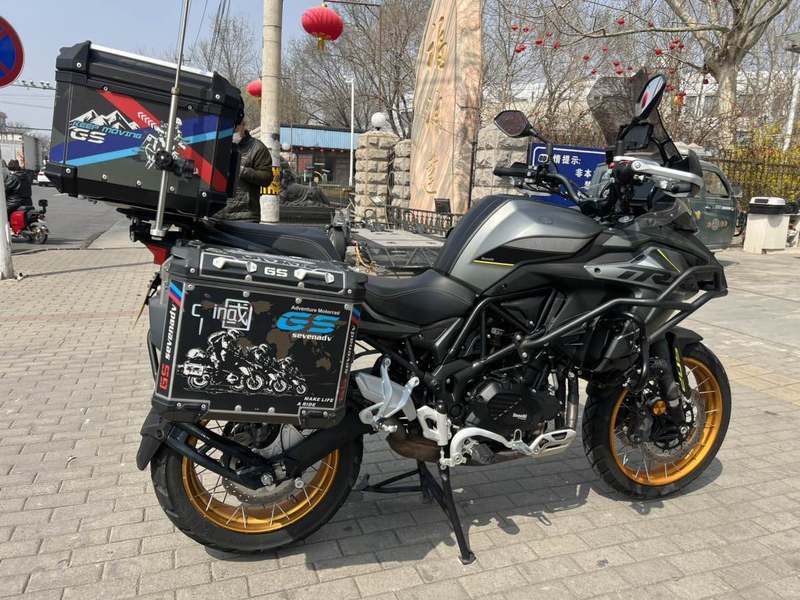 二手贝纳利金鹏 TRK502