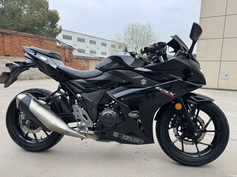 二手豪爵铃木GSX250R