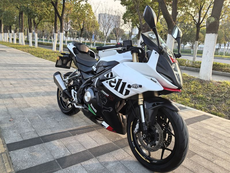 二手贝纳利龙卷风 Tornado 302R