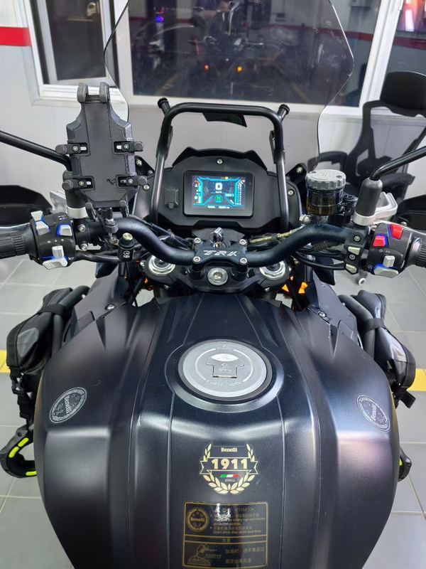 二手贝纳利TRK552