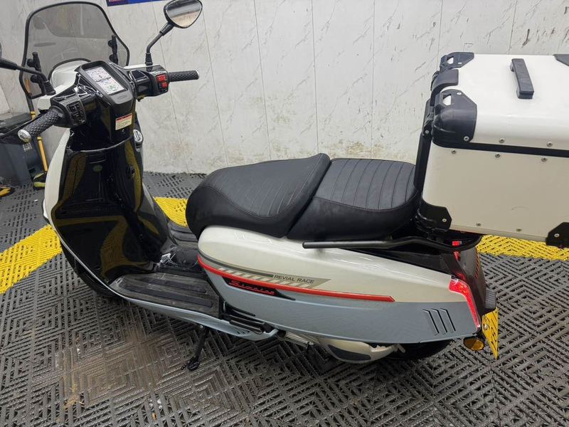 二手维多利亚Sixties 250Si