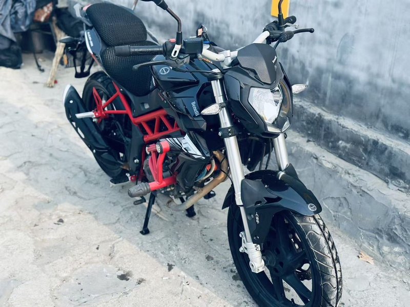 二手贝纳利红宝龙 TNT150i