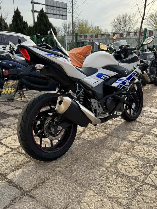 二手豪爵铃木GSX250R