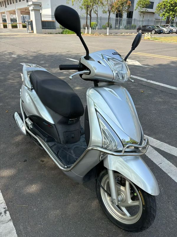 二手五羊本田SCR110 佳御