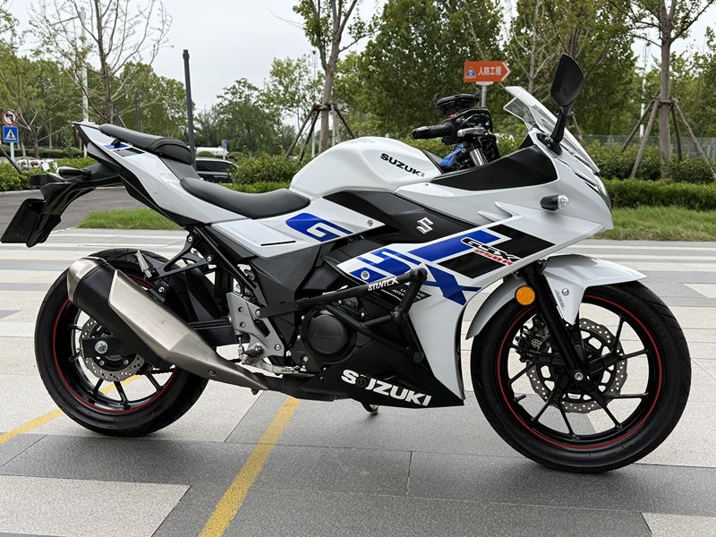 二手豪爵铃木GSX250R