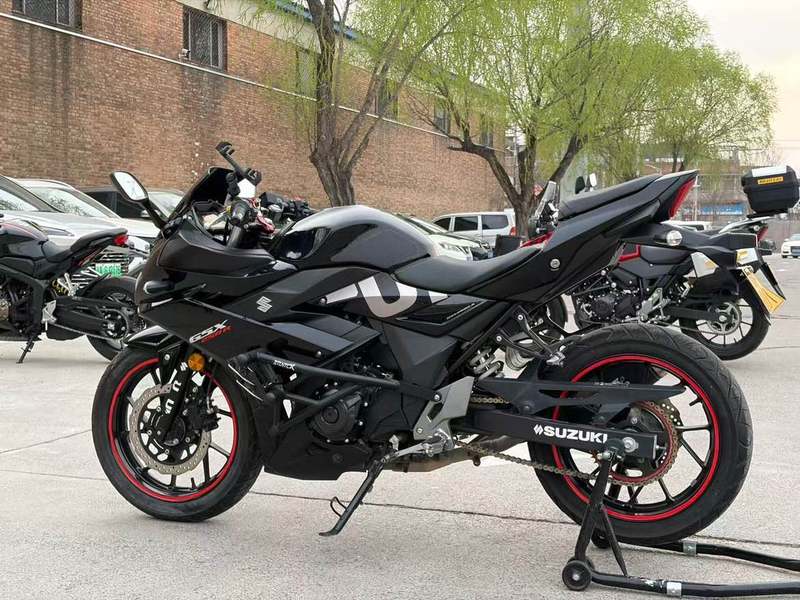 二手豪爵铃木GSX250R