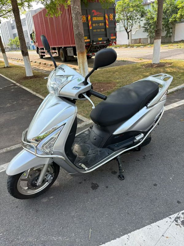 二手五羊本田SCR110 佳御