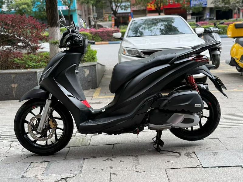 二手比亚乔Medley 150