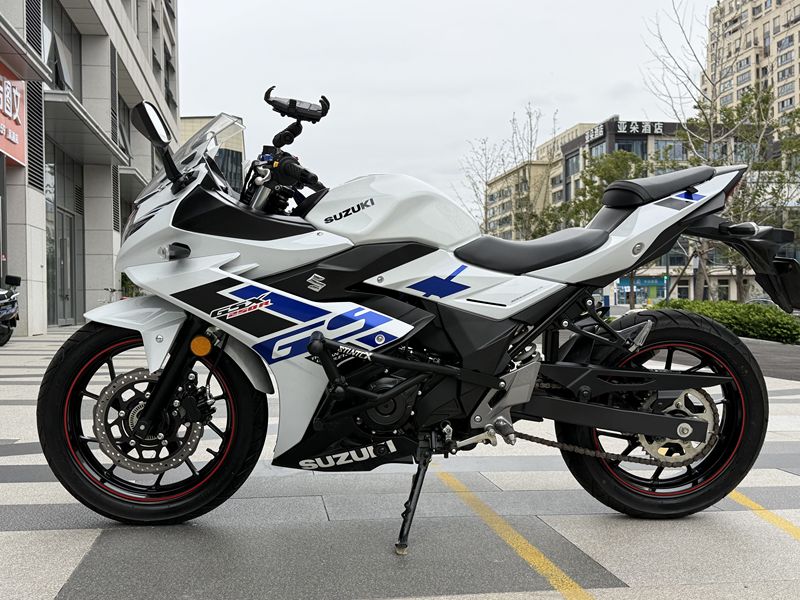 二手豪爵铃木GSX250R