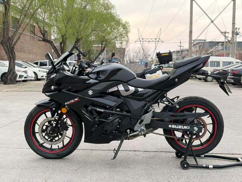 二手豪爵铃木GSX250R