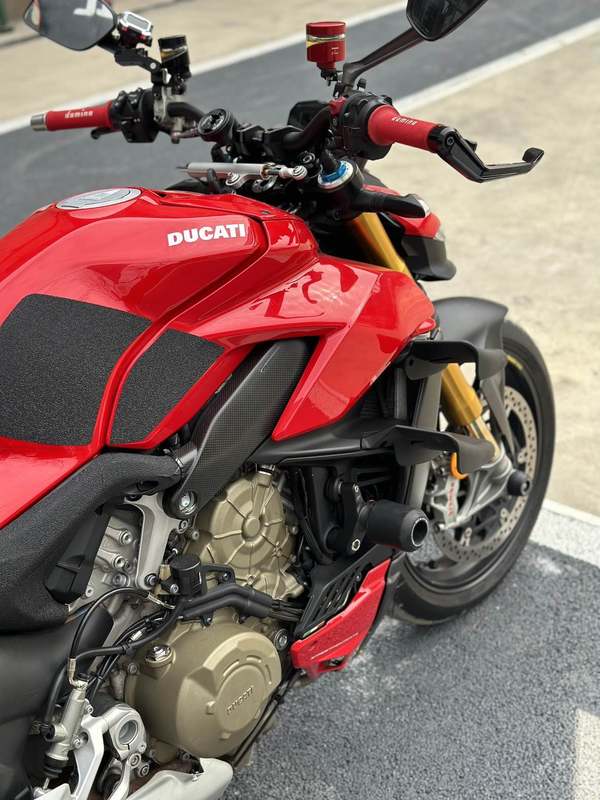 二手杜卡迪Street Fighter V4