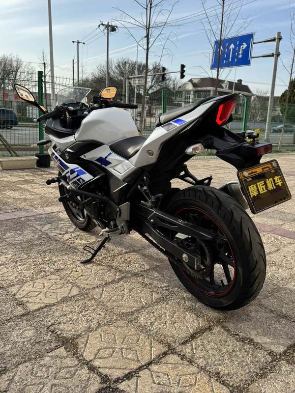 二手豪爵铃木GSX250R