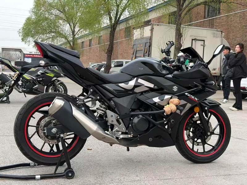 二手豪爵铃木GSX250R