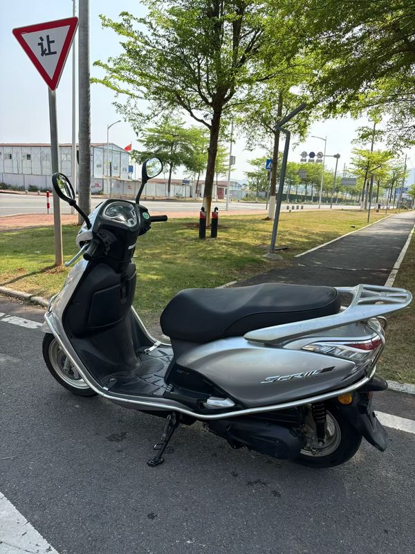 二手五羊本田SCR110 佳御