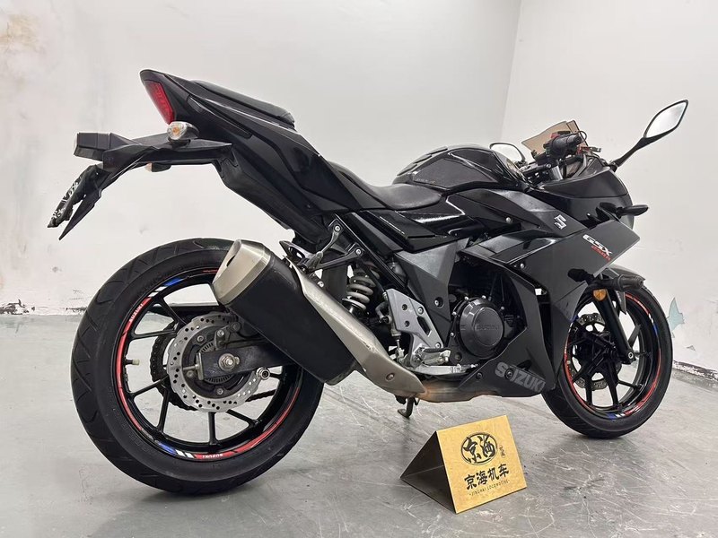 二手豪爵铃木GSX250R