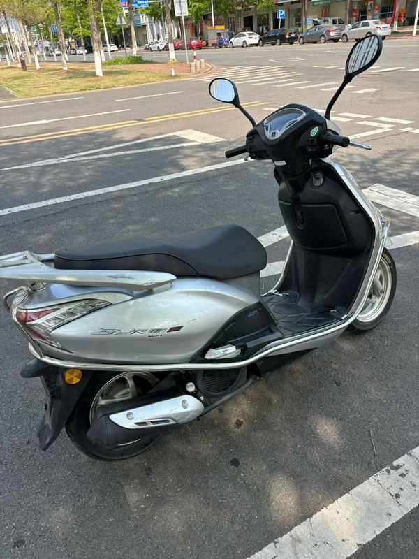 二手五羊本田SCR110 佳御