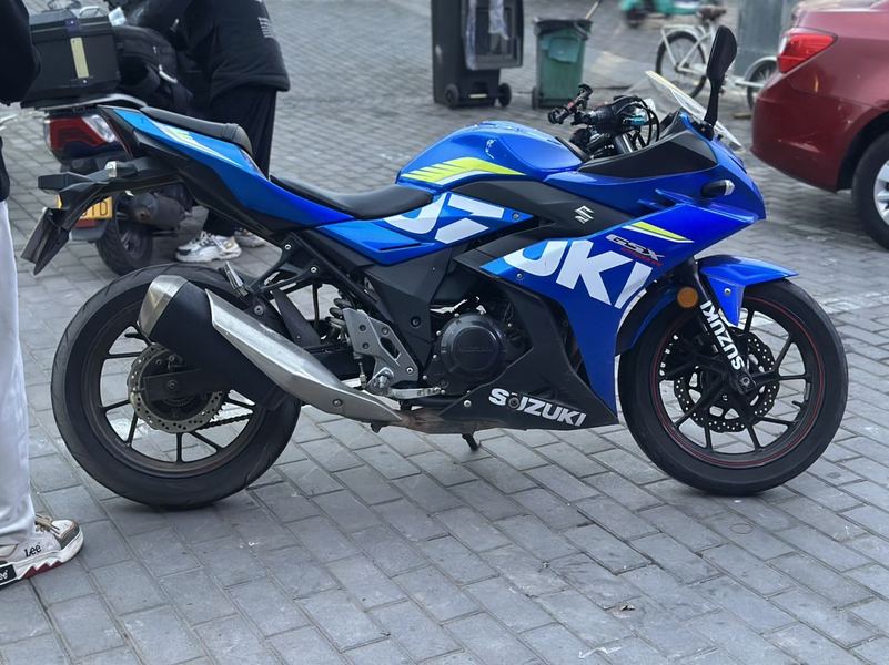 二手豪爵铃木GSX250R