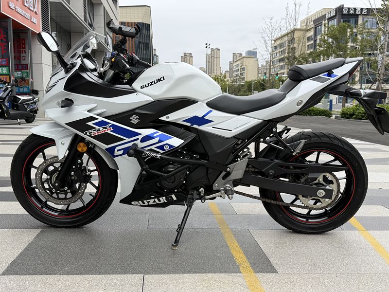 二手豪爵铃木GSX250R