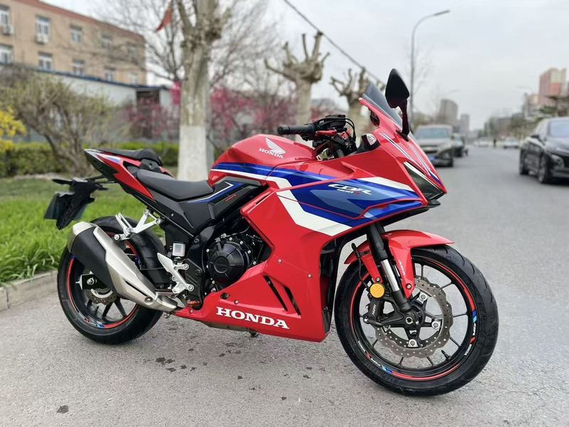二手本田CBR400R