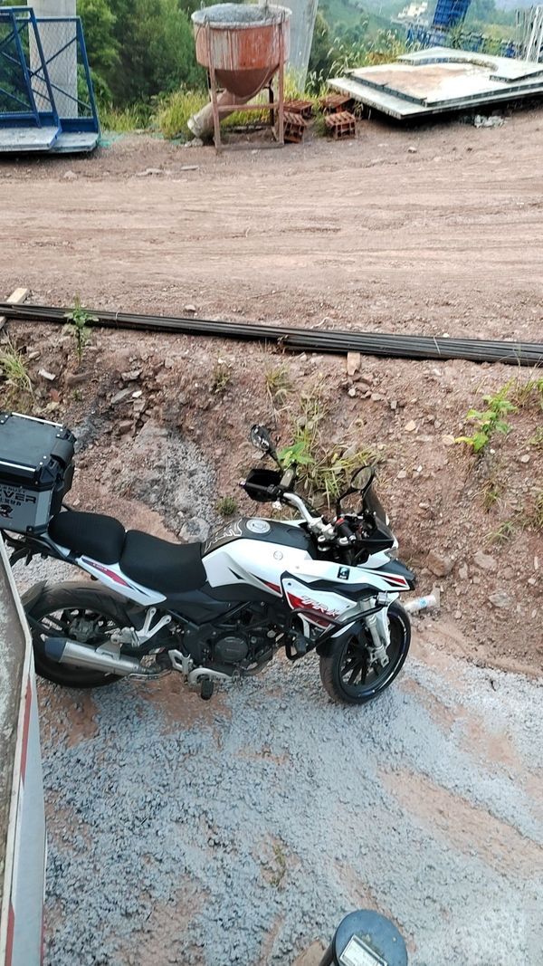 二手贝纳利金鹏 TRK251