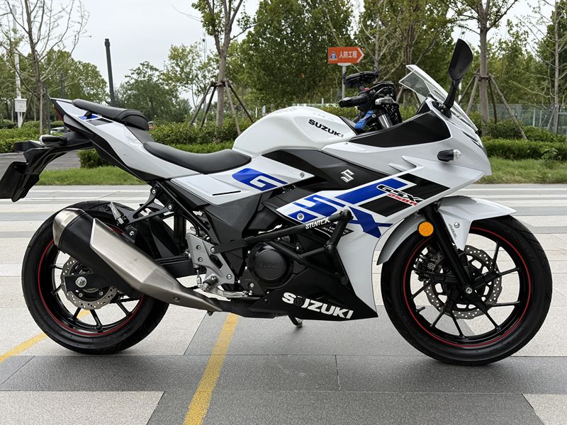 二手豪爵铃木GSX250R