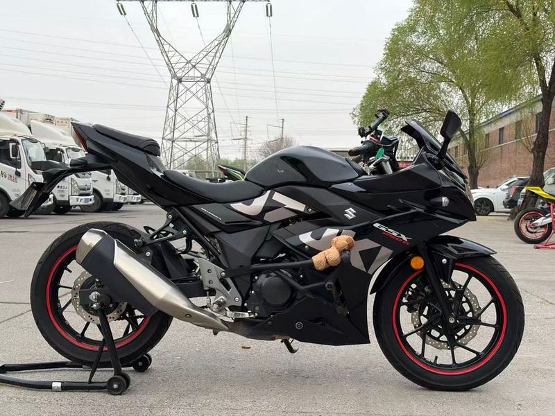 二手豪爵铃木GSX250R