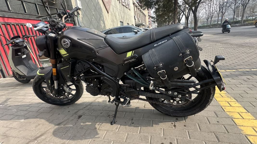 二手贝纳利幼狮 Leoncino 250