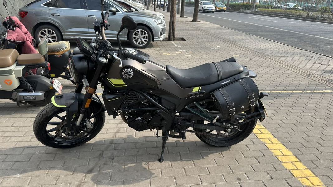 二手贝纳利幼狮 Leoncino 250