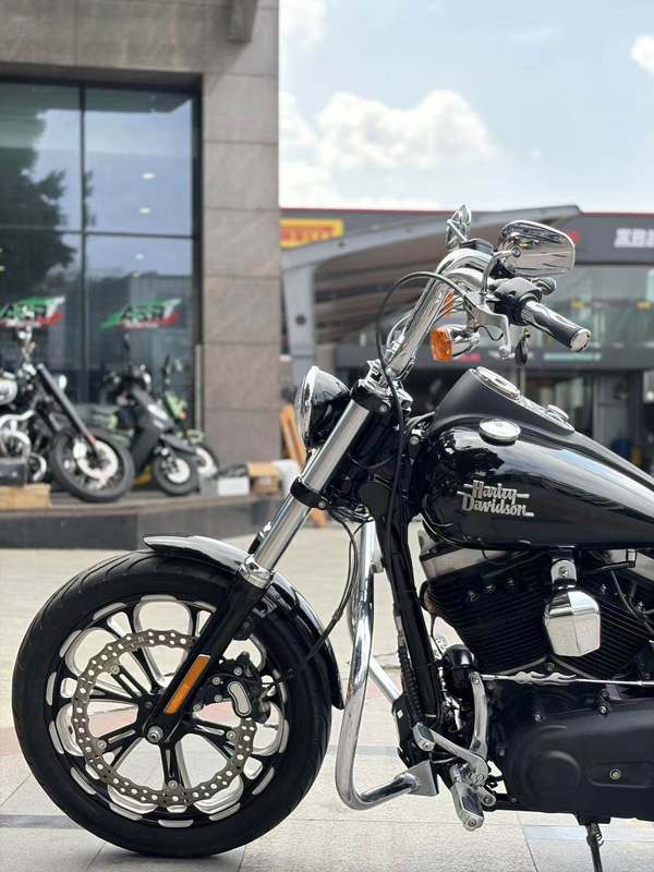 二手哈雷戴维森戴纳Wide Glide