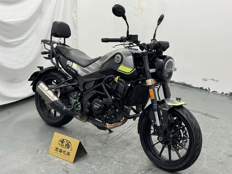 二手贝纳利幼狮 Leoncino 250