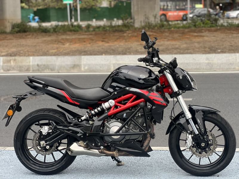 二手贝纳利蓝宝龙 BN302S